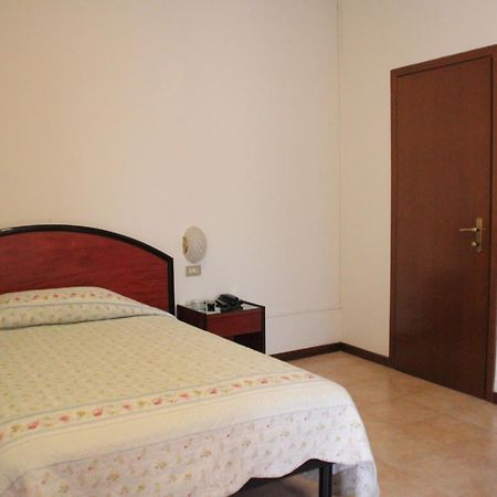 Nuovo Hotel San Martino Snc กาเซเลกคิโอ ดี เรโน ห้อง รูปภาพ